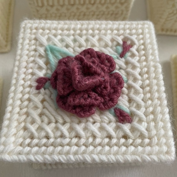 Set of 6 Handmade Plastic canvas & Yarn Floral Trinket Boxes - Picture 6 of 11